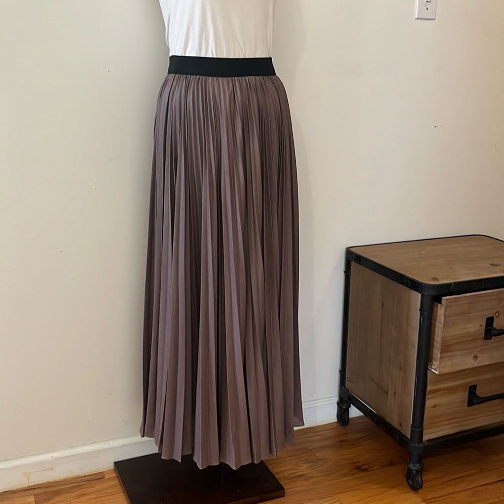 Brown Pleated Long Skirt